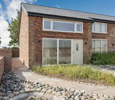 The Cottages At Ivy Farm By Charles Alexander Short Stay Lytham St Annes Exterior photo
